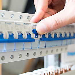 Schalt­schrank­bau bei Elektro Pfisterer in Laaber