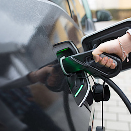 Elektro­mobilität bei Elektro Pfisterer in Laaber